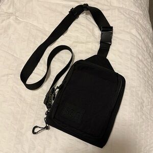 beis sport sling - black